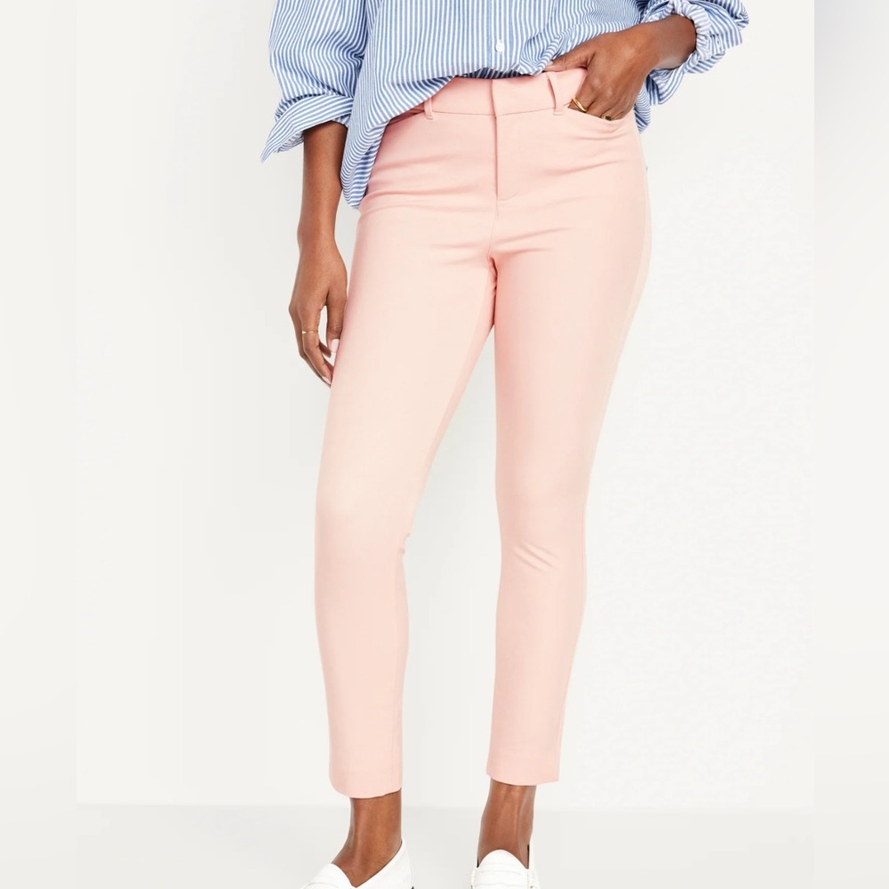 Light pink slacks, great condition, women’s size 4